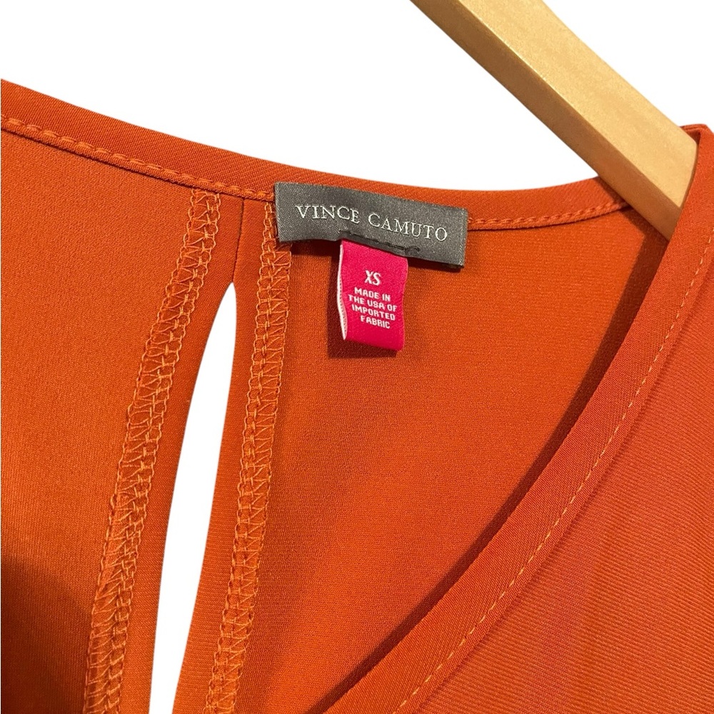 Vince Camuto Vibrant Orange Top - Picture 3 of 3